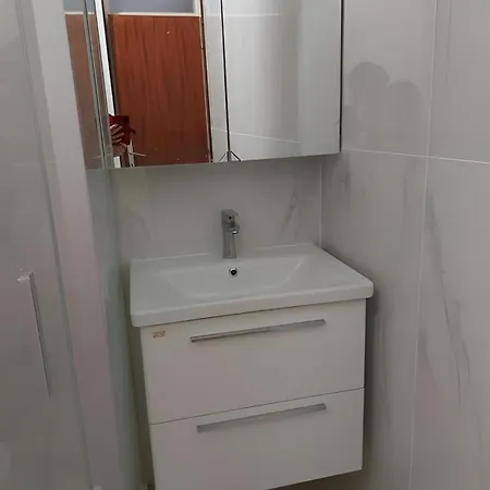 Spacious Budget Apartment Split