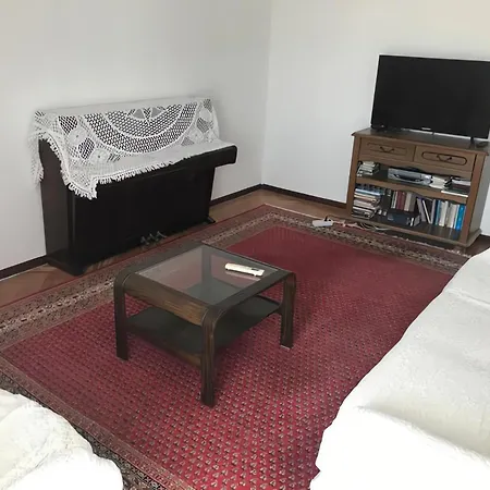 Spacious Budget Apartment *