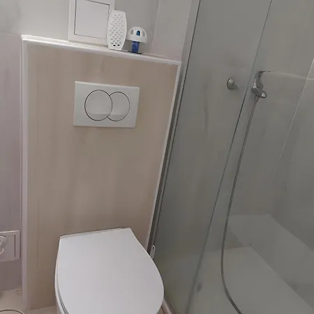 Apartment Spacious Budget Split